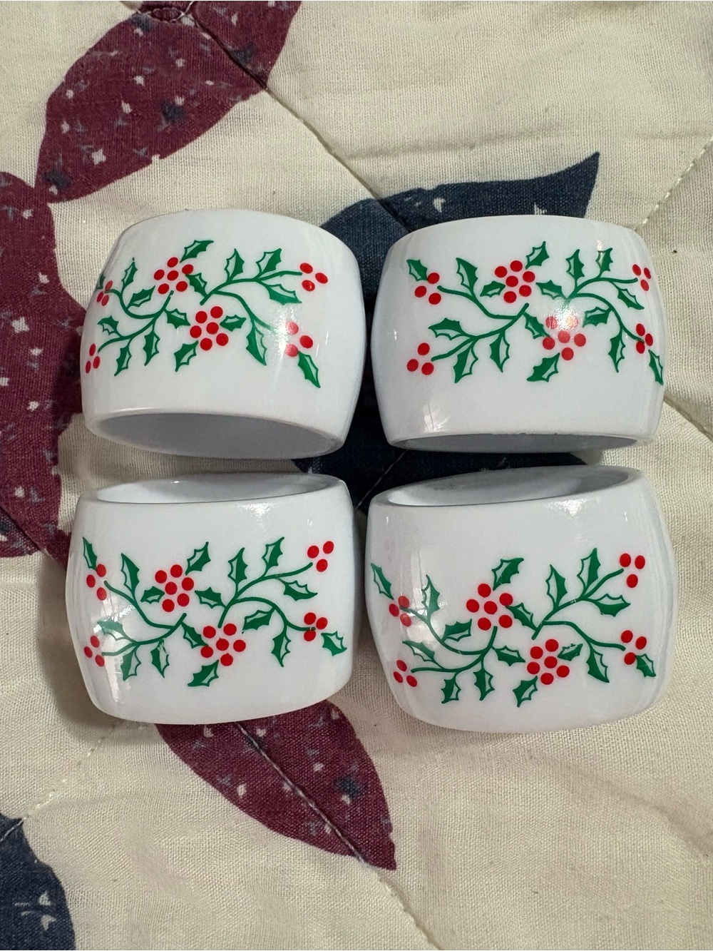 Vintage Reed Christmas Napkin Rings Holly Berries Set of 4